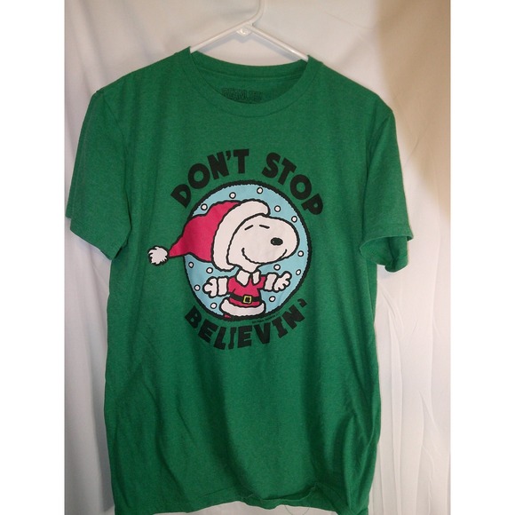 Peanuts‎ Snoopy Christmas T-Shirt Don't Stop Believin' Graphic Tee M - Picture 1 of 3